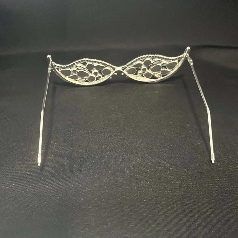 MASQUERADE GLASSES W/FREE CASE ✨✨✨ - Picture 6 of 9